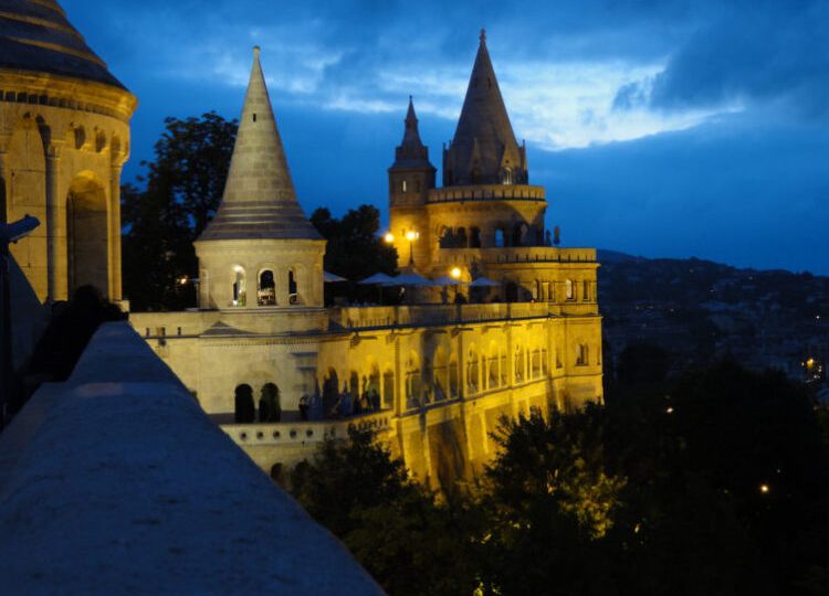 Budapest Fishermans Bastion Night 2019 2020